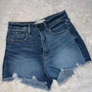 3/$13 ✨ High Rise shorts, size 4